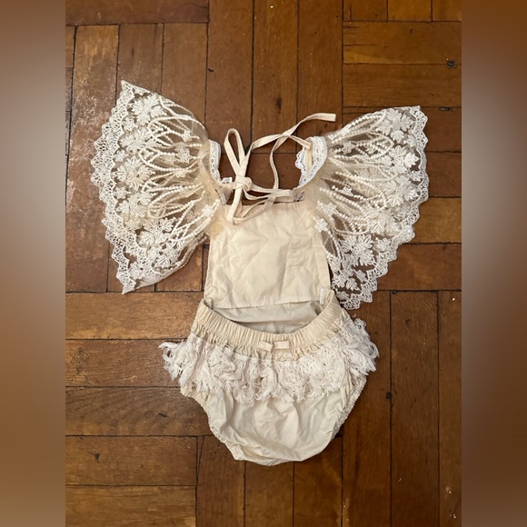 Vintage Ruffle Lace Baby Girl Romper - Picture 4 of 15